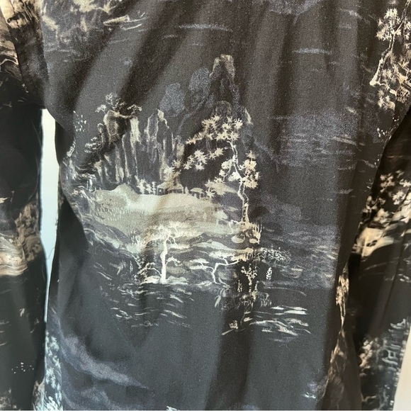 Abstract Print Button Down Long Sleeve Shirt Size XS - Picture 6 of 9